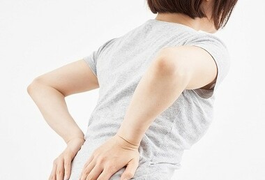 なぜ 生理中にぎっくり腰のような痛み 対処法 改善法は 江東区北砂 大島 の整骨院 らいおんハート整骨院グループ