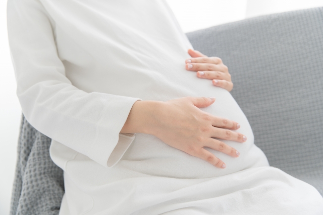 妊娠中の腰痛は整骨院で治療出来るの？江東区北砂の整骨院